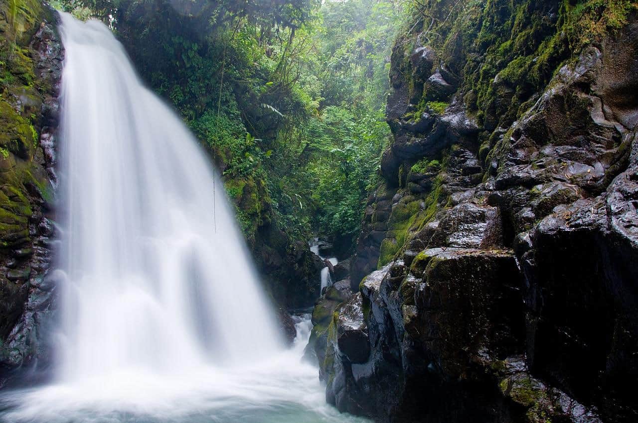 Costa-Rica-La-Paz-Waterfall